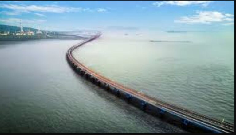 17,843 करोड़ की लागत से बने ‘अटल सेतु’ की ये हैं खासियतें