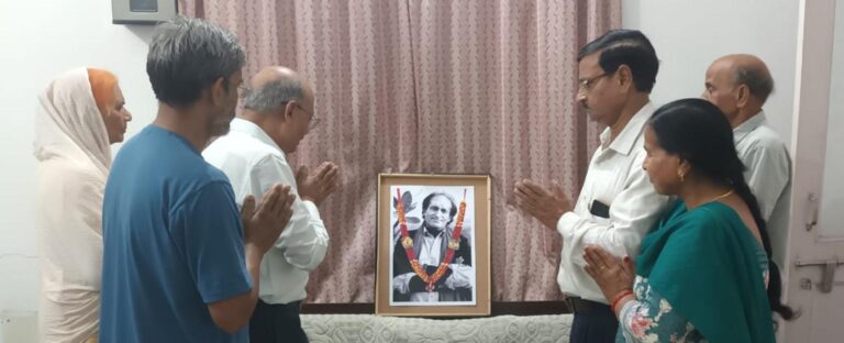 Tribute To Raghu Rai: प्रख्यात फोटो पत्रकार रघु राय को दी श्रद्धांजली